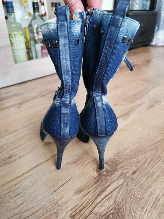 Дамски дънкови боти