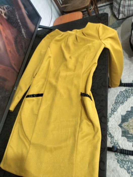 Продам женские платья