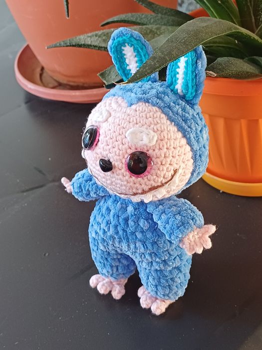 Играчка Лабубу в синьо и мента