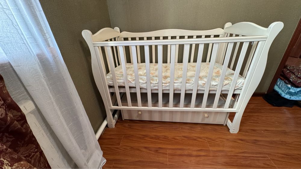 Продаю манеж с матрасом