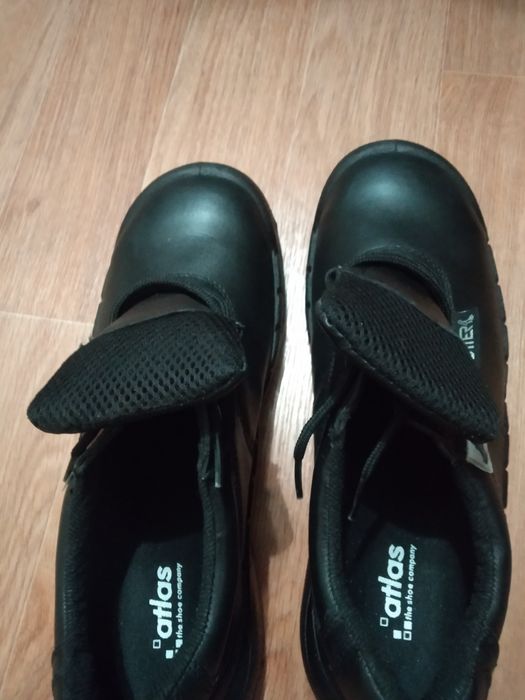 Продам новые рабочие мужские ботинки