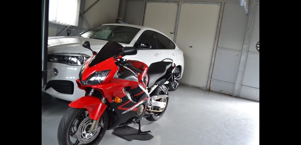 Honda CBR F4i  an 2006  23.000 km