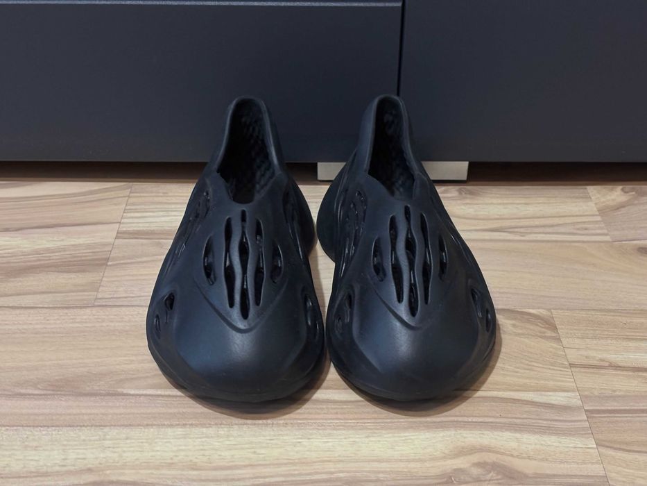 Оригинални Adidas Yeezy Foam RNNR US6