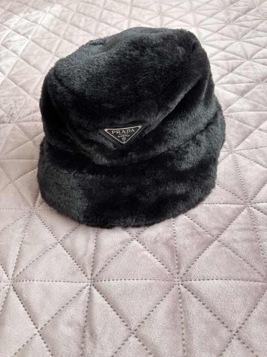 Дамска зимна Шапка