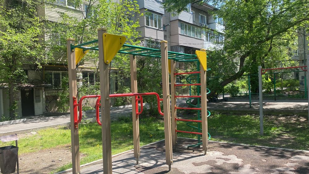 Продам детскую площадку в комплекте