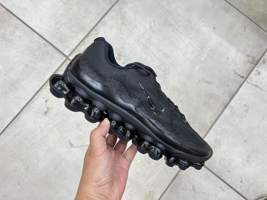 Nike liquid  air max