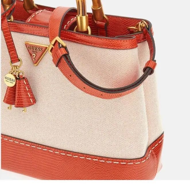 Дамска чанта GUESS