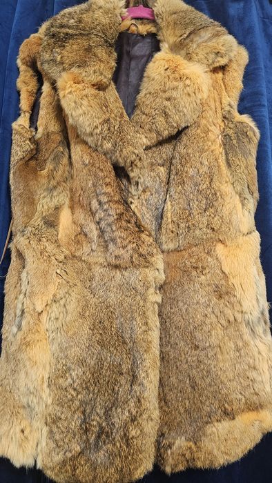 Vestă din blană naturală de iepure – elegantă, stare foarte bună