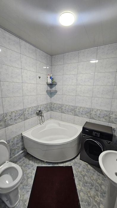 2 xonali kvartira arendaga beriladi. Navastroyka Uzbekistanskiy 116B