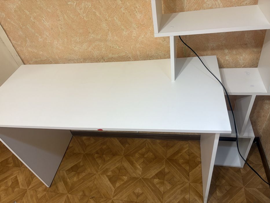 Стол компьютерный,письменный