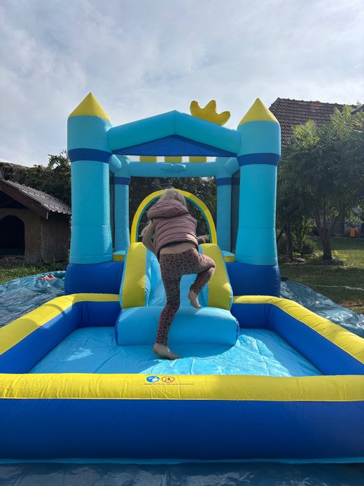Închiriez tobogan gonflabil pentru petreceri copiii