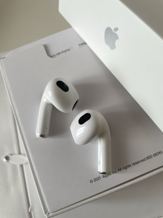 Продам Apple AirPods 3rd generation