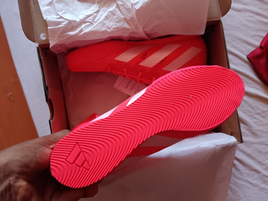 Vând ghete box adidas