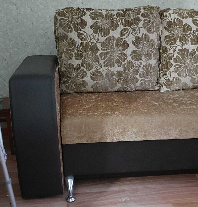 Продам современный  диван