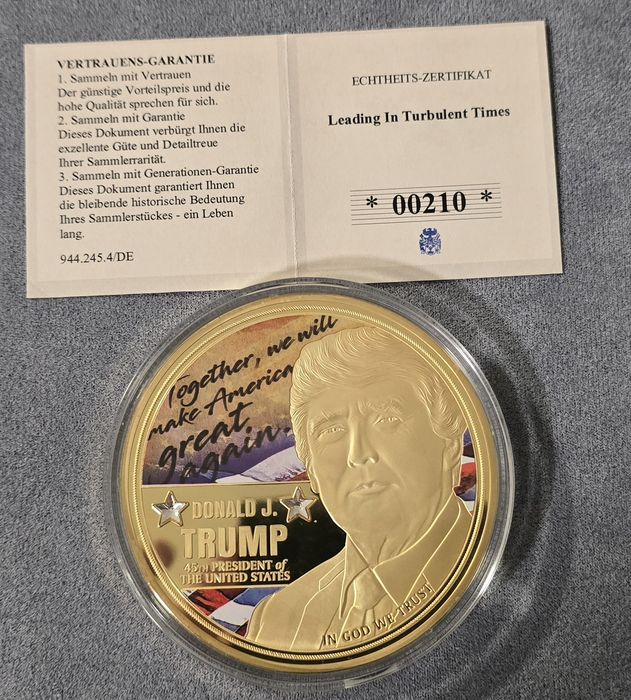 Голям лимитиран позлатен медал „Donald J. Trump“ (110 г, )