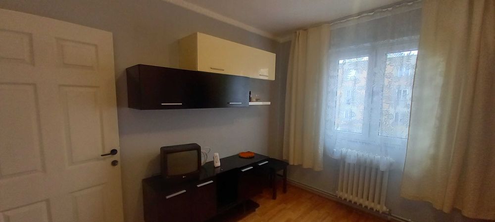 Inchiriez apartament decomandat 2 camere Deva