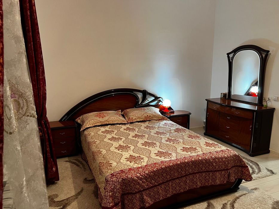 Кровать  и комод продам