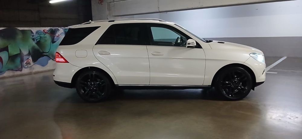 MERCEDES ML 250, 2,2 diesel, an 2015,EURO 6, Packet AMG, 4 MATIC 4x4, Alb Perla, Ingrijit, Acte Zi