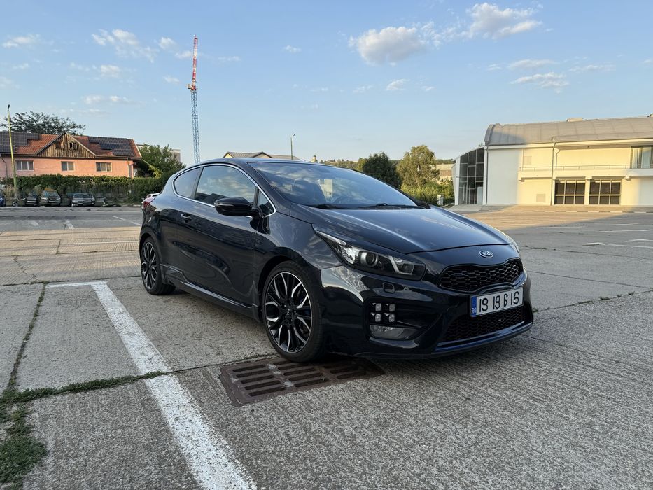 Kia Pro Ceed GT 204cp - full options cu recaro, trapa, evacuare Foxx omologata