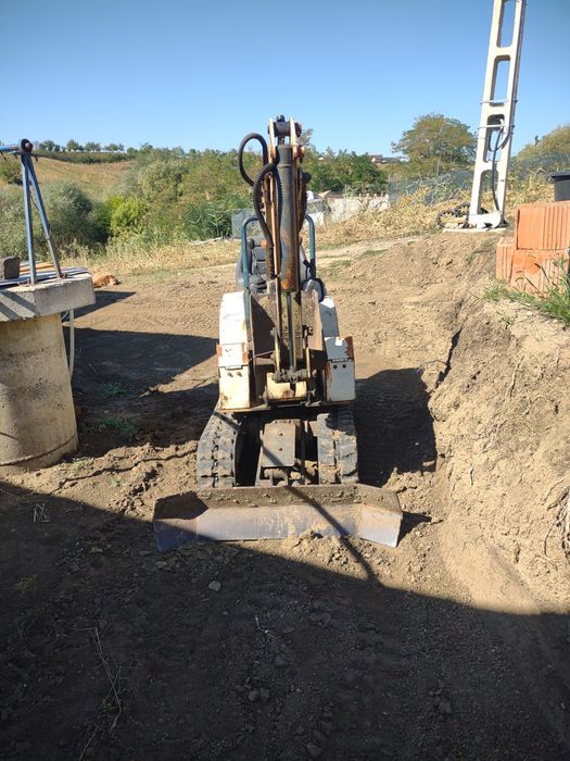 Miniescavator Nissan 750 Kg