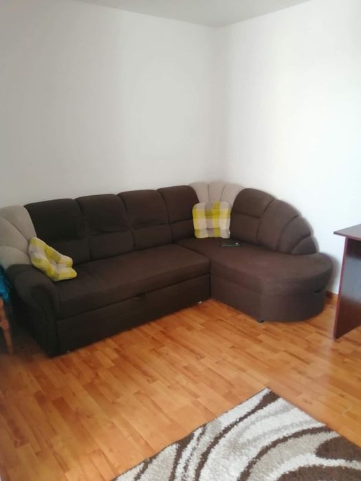 Închiriez garsonieră în zona Uzcasnic