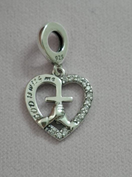 Pandantiv argint inimă cu cruce