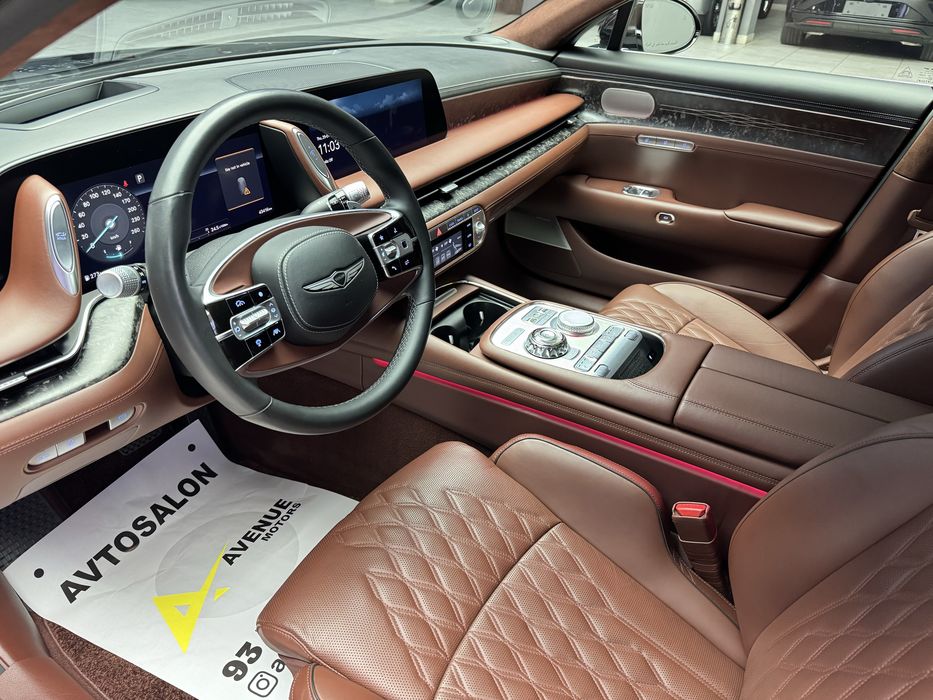 Genesis G90 Limousine