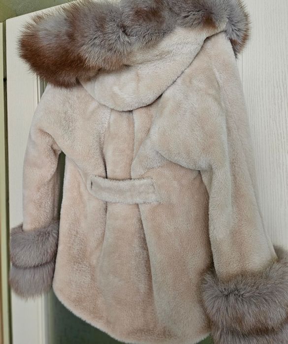 Палто естествен косъм.