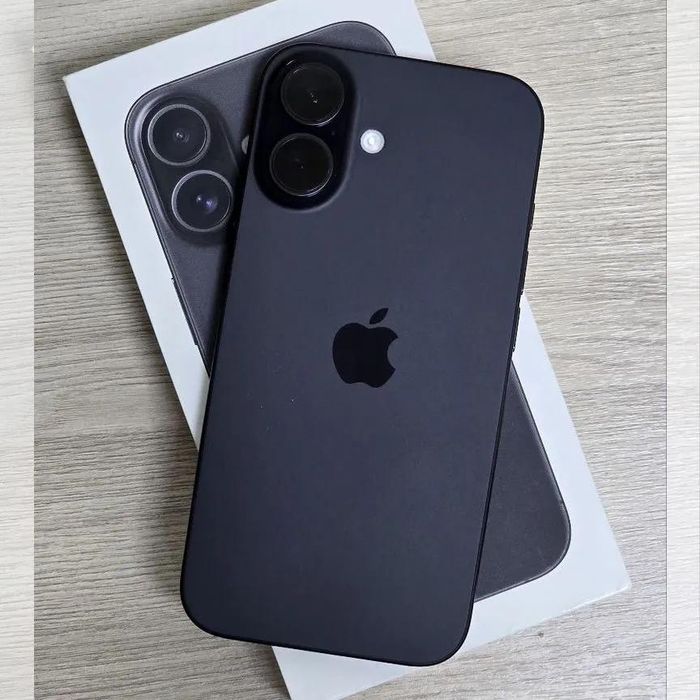 Iphone 16 gb 128 идеал состояние Торга нет