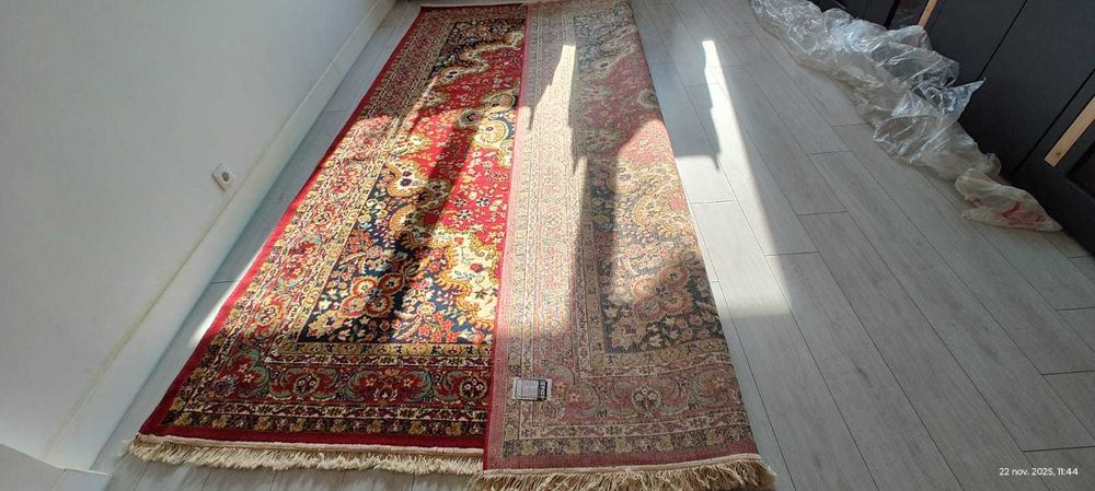 Covor din lana romanesc de 3,5m x 2,5 m Este nou, nefolosit. Are 19 kg