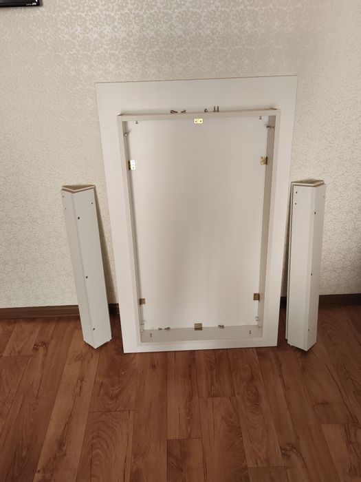 Продам обеденный стол+4 табуретки