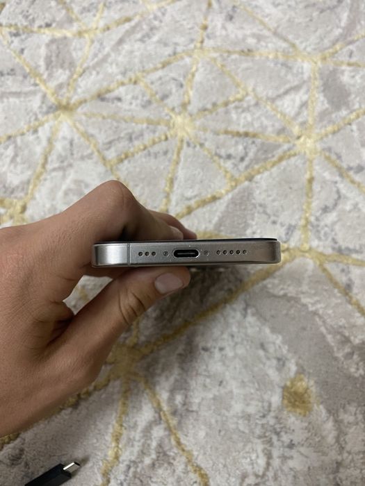 Iphone 15 pro titan