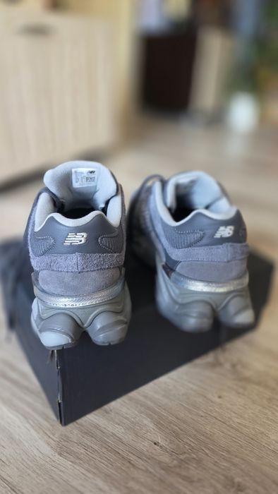 Продавам:new balance 9060