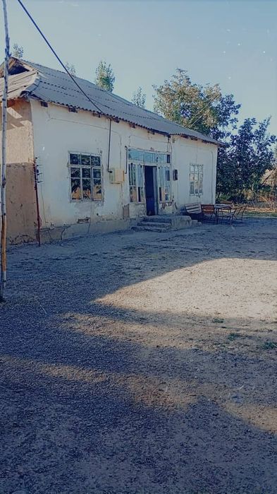 Uchastka sotiladi