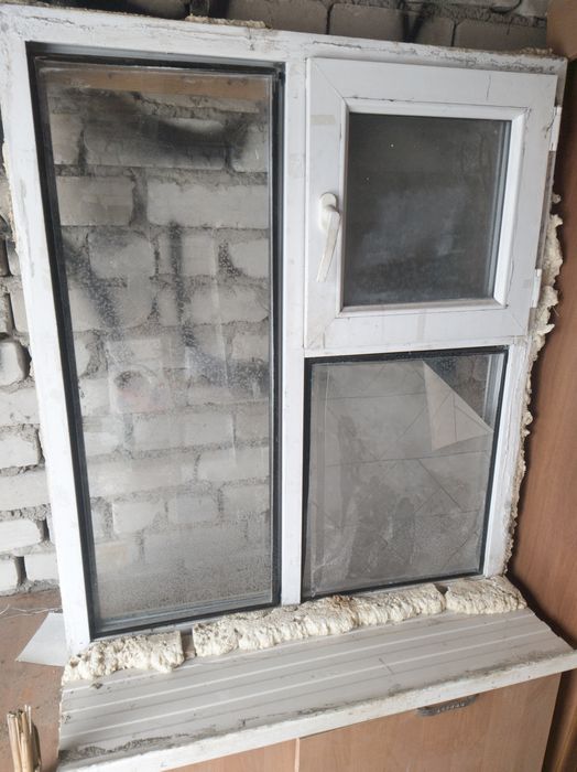 Продам оконную раму пластиковые