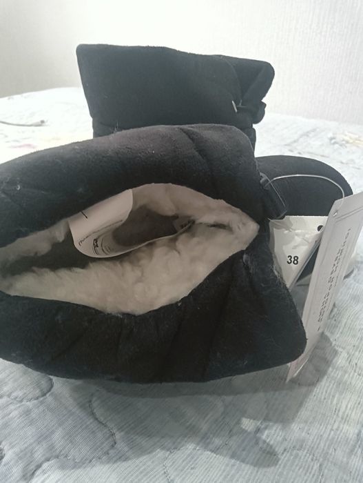 Продам сапожки женские