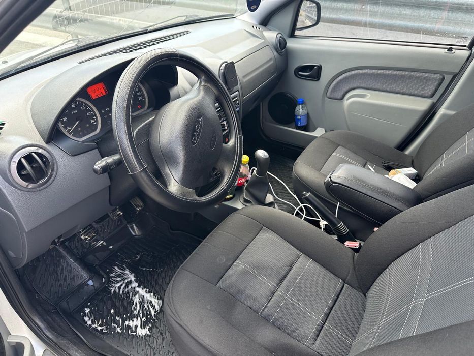 Vand Dacia Logan 2007 123.000 km 1.4 benzina