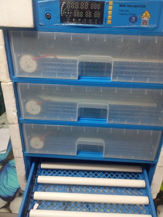 Инкубатор "Умница" 256