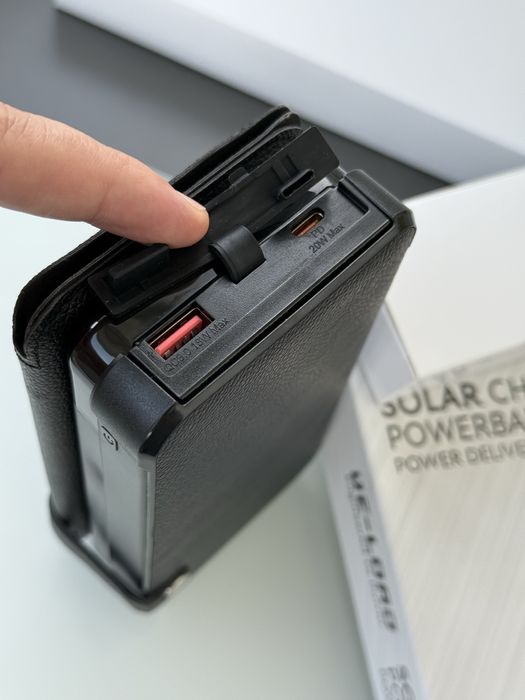 Baterie externă cu 3 panouri solare•20.00mAh-20W , 2 iesiri,Noua