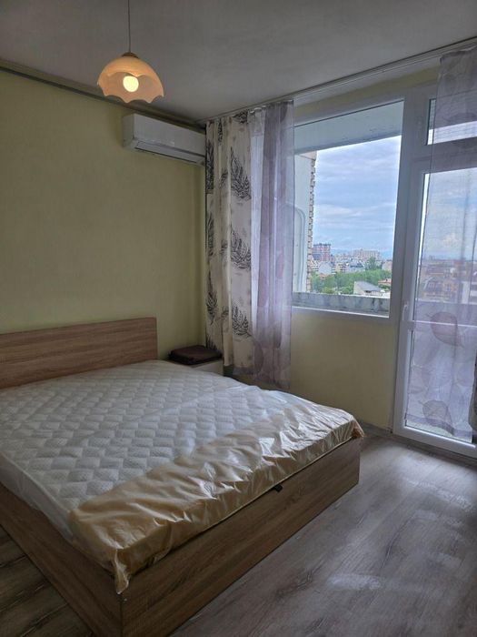 Тристаен апартамент в ж.к. Зона Б-18.