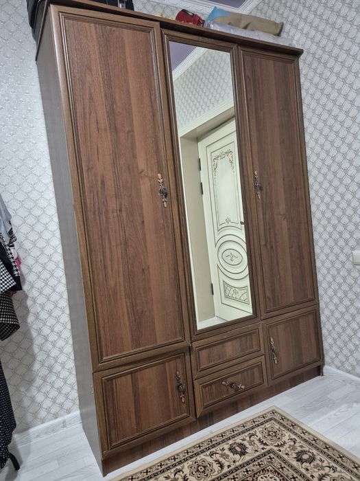 Продам шифоньер...