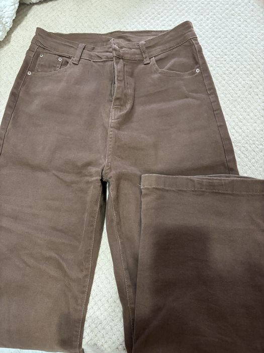 Джинсы коричневый