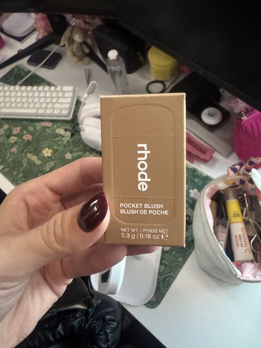 Rhode pocket blush цвят freckle