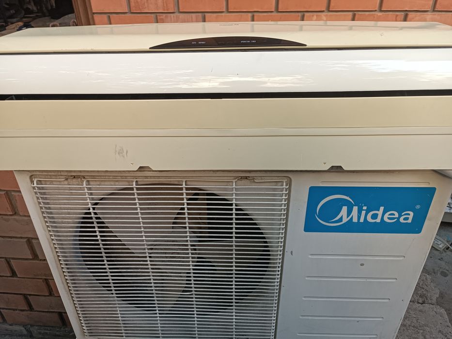 Кондиционер Midea 12 .