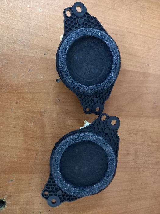 Динамики  Toyota JBL