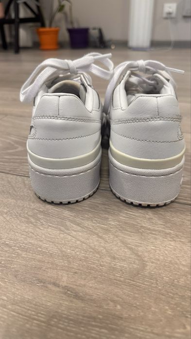 Естесвена кожа кецове Adidas Forum bold