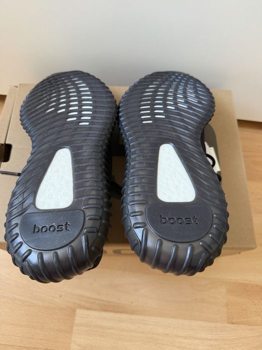 Yeezy 350 Onyx Black noi