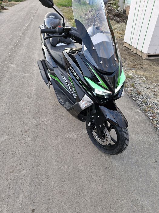 Скутер обсолютно новый