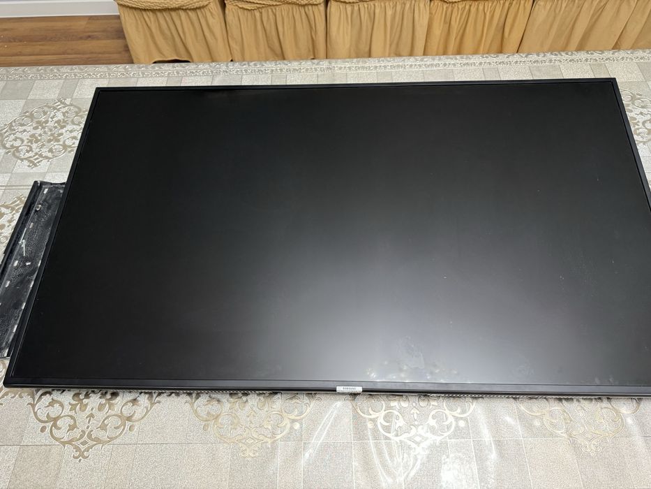 Продается СМАРТ телевизор Самсунг (диагональ 140)