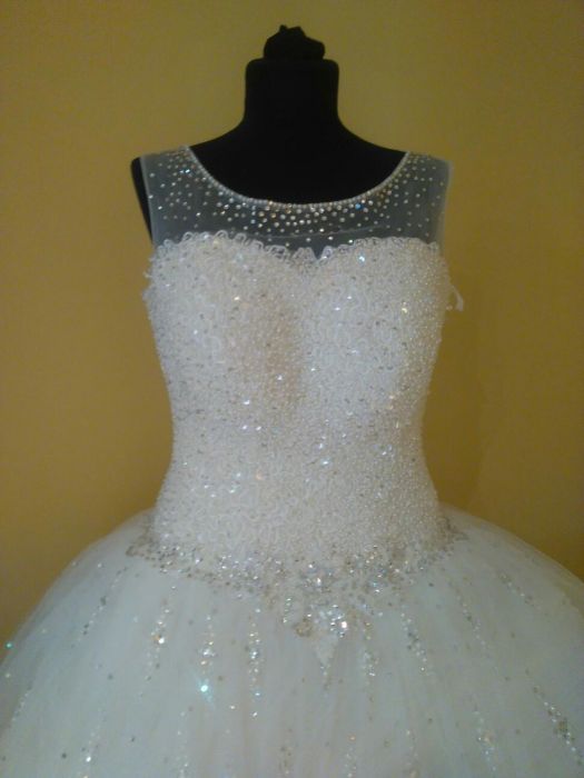 Vand rochie de mireasa